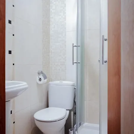 Come And Chill Out In Our Relaxing Getaway For 10 Appartement