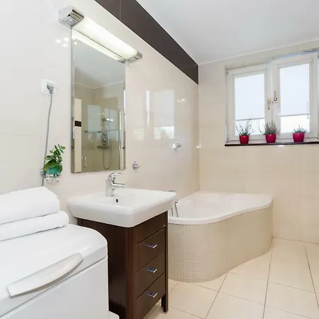 Come And Chill Out In Our Relaxing Getaway For 10 * Gdańsk