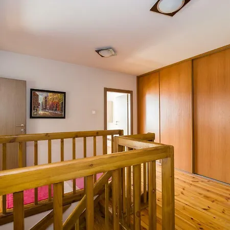 Come And Chill Out In Our Relaxing Getaway For 10 Appartement Gdańsk